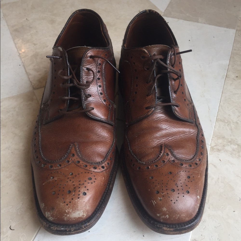 Brown dress shoes brogue